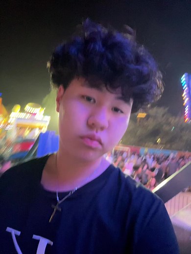 Understanding Why People Stare: Social Dynamics Explained