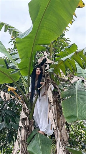 The Ghost Girl Picks Bananas for the Baby! 👻🍌👶#couple #martialarts #shorts
