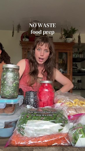 Food prep is so much more doable when you’re not trying to turn everything into a Pinterest recipe. But now it’s all gone and I have to do it again….#foodprep #mealprep #foodwaste #snacksforkids