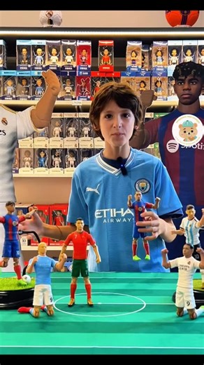 Brinquedosparacrianças on Instagram: "Chegaram os teus jogadores de futebol favoritos !!! Bonecos oficiais articulados com 20cm 😍 Pede já o teu favorito ✅ Disponível para entrega imediata ✅ #banbotoys #bonecodoronaldo #bonecodomessi #lamineyamal🇪🇸🇪🇸⚽️ #ronaldo"