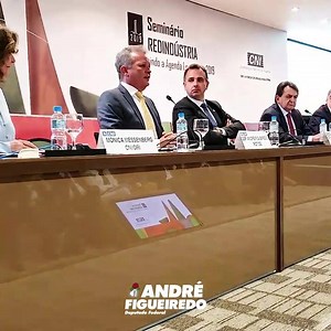 10K views · 246 reactions | O BRASIL PRECISA CRESCER Participei hoje do Seminário Redeindústria, promovido pela Confederação Nacional da Indústria (CNI), que busca participação do segmento na agenda legislativa do nosso país. Foi ótimo contribuir com o momento expondo nossos desafios para os próximos anos e reafirmando o compromisso com o crescimento econômico e social do Brasil. Confira o vídeo! | André Figueiredo | Facebook
