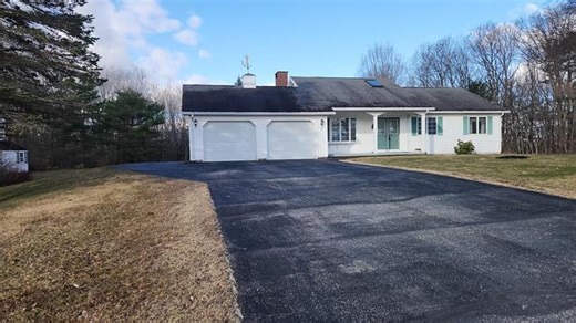 12 Hartford St, Lewiston, ME 04240 | Estately 🧡 | MLS# 1656623