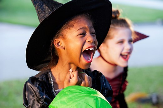 50 Best Ghost Jokes to Get the Crew Howling on Halloween Night