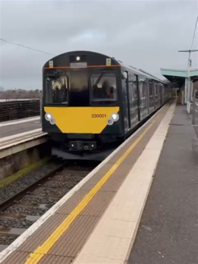 Fast-charged and it's go, go, go! Our record-breaking battery train is now in passenger service. Operating between West Ealing and Greenford, it shows the potential benefits of fast-charge technology to regional rail in the UK. #SustainableTransport #BatteryTrains #RailInnovation #FutureOfTransport