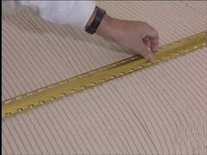 Colocación de Junta de dilatación decorativa en pavimento cerámico