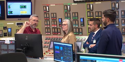 Gov. Hobbs tours Palo Verde Nuclear Generating Station in Tonopah