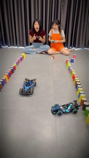 LNF - Chị gái chơi xấu để thắng cuộc đua || Sibling RC Car Race 🏁 #shorts #siblings