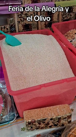 El Amaranto es considerado desde la época prehispánica como un alimento muy importante debido a la energía que nos proporciona y por su significado cultural. Sin duda las alegrías, la granola, las churritos hechos con amaranto son una delicia de la comida mexicana. #amaranto #dulcesmexicanos #cocinamexicana #comidamexicana #tulyehualco