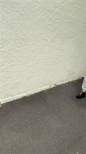 Someone at the party last night thought this is how i actually dress 🙃🙃