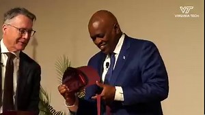 During his visit to Virginia Tech, Botswana President Masisi shared his confidence in the university’s experiences, research insights, and advances in veterinary sciences as a resource in managing his nation’s natural resources to better serve local communities. 🙌 | Virginia Tech