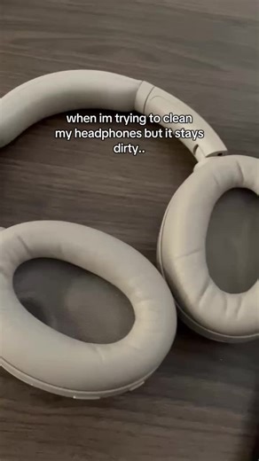 Effective Methods for Cleaning Headphones Easily