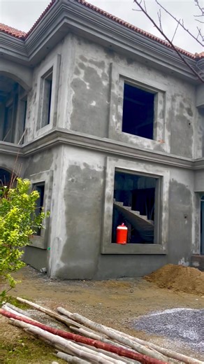 حضرو، میں ہمارا جاری پروجیکٹ الحمدللہ آخری مراحل میں ہے۔ بہت ہی خوبصورت اور مضبوط گریئر اسٹرکچر تیار کیا گیا ہے، جس کی لوک اور کوالٹی نمایاں ہے۔ جو اوورسیز پاکستانی اپنے گاؤں یا پاکستان میں کسی بھی قسم کی کنسٹرکشن کروانا چاہتے ہیں، وہ ہم سے رابطہ کر سکتے ہیں۔ 🏗️ چھچھ بلڈرز اینڈ کنٹریکٹرز #ChachBuilders #GreyStructure #OverseasPakistanis #HazroConstruction #TikTokConstruction