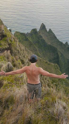 Edge of the Ocean music video drops next week. Shot on the beautiful island of Kauai, we’ve been very excited to share this one with you 🌴🌱✌🏼🌊 @global_extreme #edgeoftheocean #wisdom #stickfigure #reggae #hawaii #kauai #musicvideo