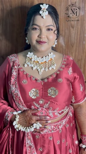 Neha Makeover on Instagram: "Ready for her haldi ceremony ✨🧡🤎 Soft glam , glowing skin & that shy bridal smile. Every detail speaks love and tradition. Bride @sushmitasamundre Mua @neha.makeover.165 Book your makeup now 📞9359654408"