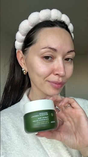Plump, Cushioned Skin With Lasting Moisture | Advanced Botanical Kinetics | Aveda