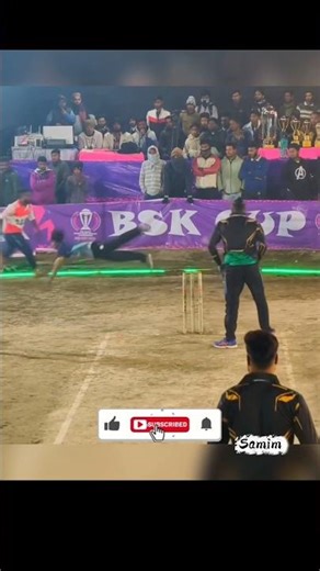 What A Keeping 🦅😲…. #cricket #keeping #shorthandcricket #teniscricket