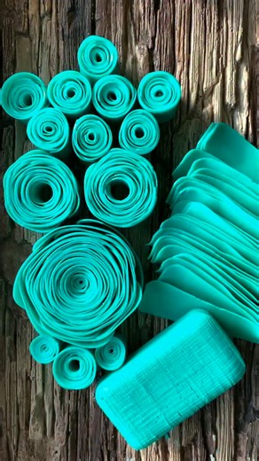 Best Satisfying on Instagram: "Soap Curls 🩵🩵 Vb @nostress_soap Follow me @asmrsoaplovers #asmrsoap #soapasmr #soap #soaps #relaxing #relaxingsounds #stressrelife #satisfyingasmr #trending #reels #soapcrushing #glitter #asmrcommunity #soapcurls #crispysoap #asmr #satisfying"
