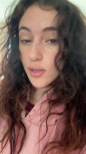 leah 🍓 (@leahilene_)’s video of leah dancing video