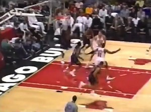 🏀On December 9, 1997 Chicago’s Michael Jordan became the NBA’s third all-time leading scorer in a 100-82 win over the New York Knick, scoring 29 points to give him 27,432 points over his 13 seasons. Jordan moved ahead of Moses Malone, who had scored 27,409 points in 19 seasons.🏀 #MJ23 #AirJordan #HisAirness | Davenport Sports Network