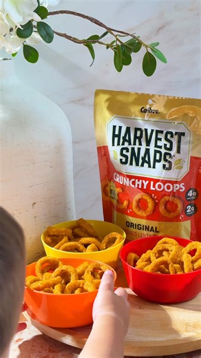 A snacks for lunchboxes and after-school bites. Crunch on with real veggies and protein-packed flavor! | Harvest Snaps
