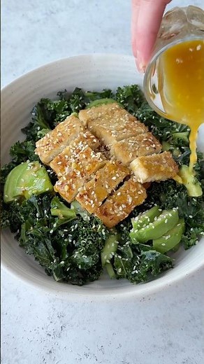 Crispy sesame tofu salad 🌿