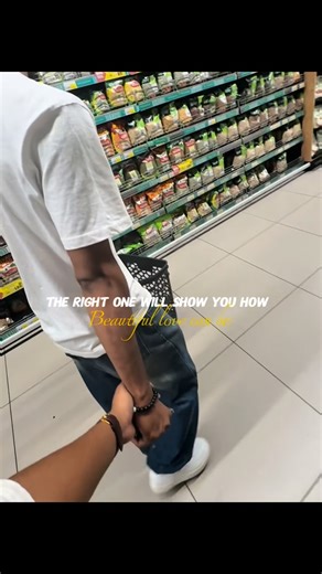 𝘔𝘢𝘭𝘢𝘷𝘪𝘬𝘢𝘩𝘩𝘩 on Instagram: "🫴🏼🤍 . . . . #reelinstagram❤️ #instamood #fyp #love #trending #reelsvideos #mallugirls #instagram #couplesreel #instamood #thottethotte #fypage #loveyou"