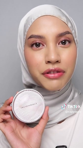 Menurut gue ini cushion berhasil bgt bikin finish look makeup gue jadi korean glass skin kaya gini tanpa repot🙏🏻🫶🏻 #makeup #cushion #instaperfect #CushionViral