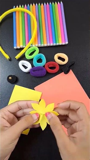 I made a unique wall hanging with some pens, rubber bands and a hair band #shortsfeed #facts #craft