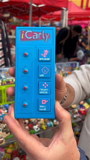 Edgar Pichardo on Instagram: "COMPRÉ LOS MEJORES COLECCIONABLES EN EL TIANGUIS DE JUGUETES ROCK SHOW📍#juguetesolvidados #swapmeet #fleamarket #chachareando #coleccionables #coleccionistas #Juguetes #toys #promocionales #kimpossible #iCarly #disney #nickelodeon"