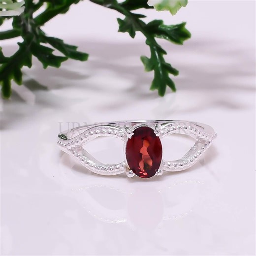 Sterling Silver Garnet Ring, Handcrafted Oval Red Garnet Solitaire, January Birthstone Infinity Band - Etsy