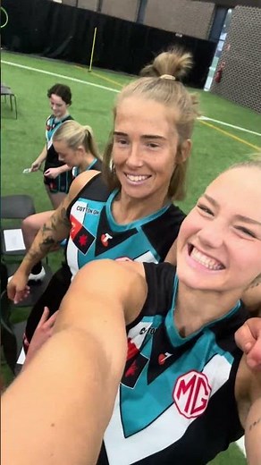 POV: behind the scenes of an AFLW photo day 🫵 #afl #aflw #football #footy #behindthescenes