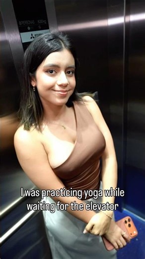 I like to practice yoga everywhere ☺️