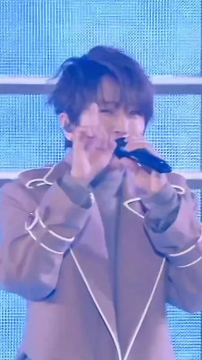 可愛い #aaa#aaaライブ #aaalive #西島隆弘#宇野実彩子#伊藤千晃#與真司郎#末吉秀太#與真司郎#浦田直也#日高光啓 #aaadometour15thanniversarythanxaaalot #aaadometour2019plus #lover #aaa15thanniversary #aaa15年と1年ありがとう #wintnerlander #aオタさんと繋がりたい #西オタさんと繋がりたい #nyの🎥