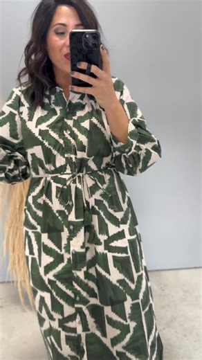 朗Step into the season with effortless style in the Geometric Print Button-Front Pocketed Maxi Dress!!  ✅SIZE: S-3XL ✅True to size ✅Suitable for all body shapes | Hissyboutique-shop | Facebook