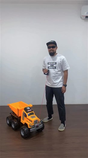 SHP TOYS OFFICIAL on Instagram: "PERHATIAN!!🚨 Sebentar lagi akan hadir Web Store SHP Toys Official!! 🤩 Tentunya membantu ayah & bunda di rumah untuk mendapatkan pilihan mainan yang Inovatif untuk si kecil bisa jadi lebih Kreatif!! 🚀 Sobat Onid ikutin terus yaa social media SHP Toys untuk update info terbaru dari Onid 😎 #LebihAsikMainBareng #AmanDenganSHPToys #cumavoltatoysyangbergaransi #ReadyForTheNextLevel #voltatoys"