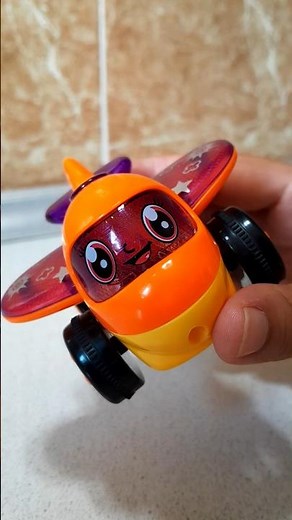 Flapping Wings Toy Plane ASMR ✈️ Loud Sounds & Fast Flying! 😍