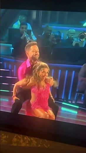 Danielle Fishel Cartwheel Into Split #dwts #dancingwiththestars
