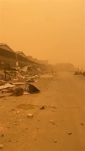 🌫️ Sand and dust storms are major hazards. And here’s an example: Earlier this month, Libya was hit by strong southeasterly winds with speeds ranging from 50 to 80 km/h. These winds stirred dense dust and sand, causing a near-total loss of visibility in worst affeced areas, and causing significant structural damages and the collapse of building walls, electricity pylons and trees. Libya’s National Meteorological and Hydrological Service issued forecasts and early warnings to keep casualties to 