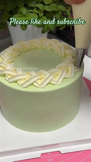 Easy cake decorating tutorial #cake #caketraining#cakedesign#shorts #shortsfeed#trending#cakes#yt