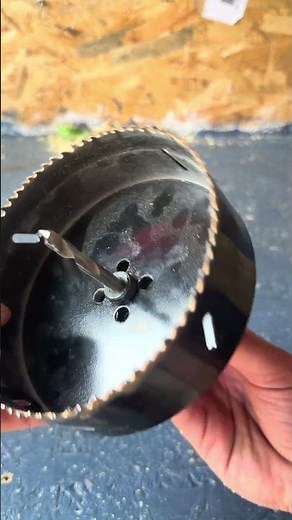 How to Properly Assemble a Hole Saw 🕳️ #dewalt #diy #tooltips