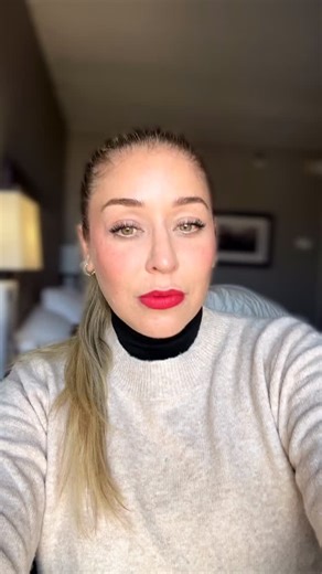 Just like a GPS calmly says ‘rerouting’ when we miss a turn, life is all about adjusting our route when things don’t go as planned. 🛣️✨ Don’t beat yourself up over mistakes—just take a deep breath and reroute. Every detour is just a new path to where you’re meant to be. | Deyline Bedoya