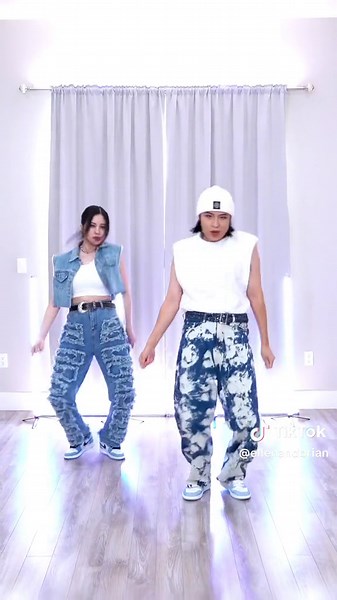 NCT U ‘Baggy Jeans’ 👖 Love this song and choreo!! @NCT Official #NCT #NCTU #BaggyJeans #NCTU_BaggyJeans #BaggyJeansChallenge #Taeyong #Ten #Doyoung #Jaehyun #Mark #kpop #dance #cover #EllenandBrian
