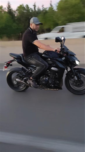 Kawasaki Z1000 Akrapovic GP