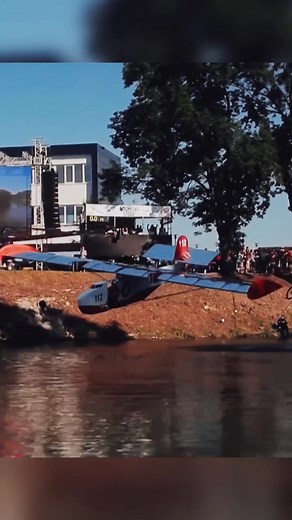 Funny flying ✈️ | #fy #tiktokbrasil #tiktokindia #orgulhonerd #TikTokPromote #flugtag #aviation #avion #voo #LiveOutlandish