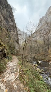 Cheile Turzii se leagă printr-o serie de trasee de alte obiective turistice, cum ar fi Cheile Turului, Cascada Ciucaș și Cheile Borzești. | Frumusetile Romaniei