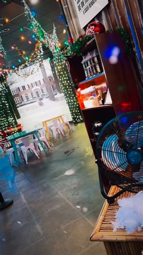 Merry Christmas, ya filthy animals! We’ll be open on Christmas Eve from 11-4, and closed on Christmas. Normal hours the rest of the week! From all of us at Melt Yard, Merry Christmas! #foodisfun #homealonepopup #marietta | Marietta Melt Yard