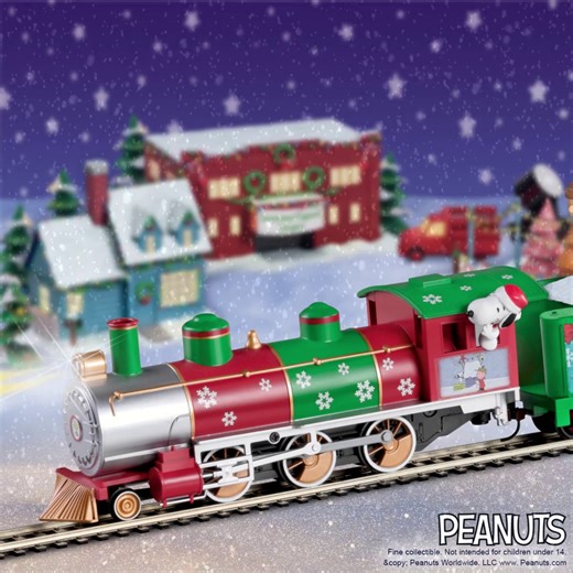 Celebrating Christmas with the PEANUTS Gang was never so charming! Take a ride on this HO-scale electric train. Shop Now! https://bit.ly/3IKFUae | The Bradford Exchange