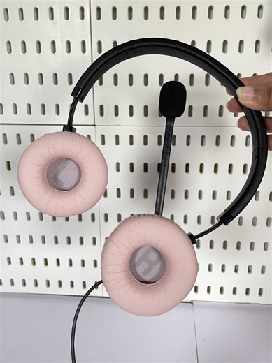 How to Keep Your Headset Clean and Looking New