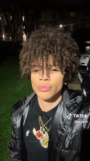 Prom Queen Trend: Embrace Your Unique Journey