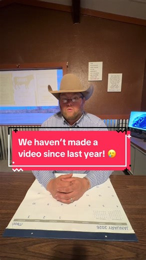 We haven’t posted since last year, so naturally we came back with jokes 🤷‍♀️ Q&A Feedyard edition #feedyard #fyp #texas #cattle